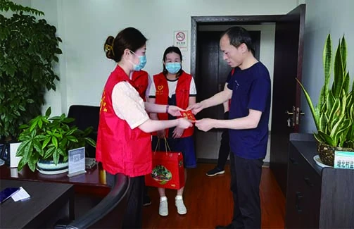 “晶心·伴我行”帮扶计划|浓浓端午情 慰问暖人心